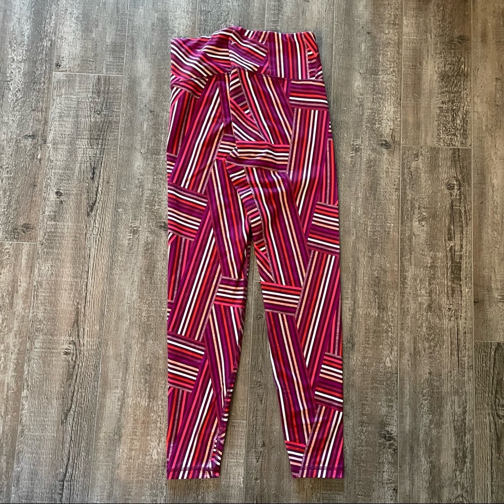 Old Navy Active Go-Dry Legging - Picture 2 of 2